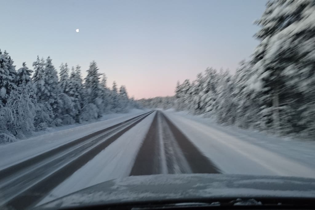 On the way to Jukkasjärvi