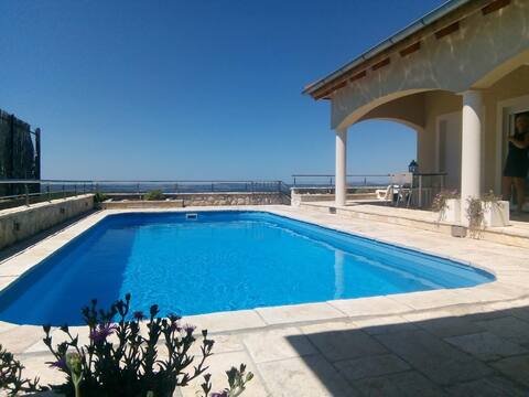 Remarkable villa in Central Dalmatia