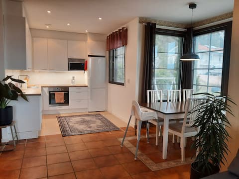 Welcoming half of a semi-detached house