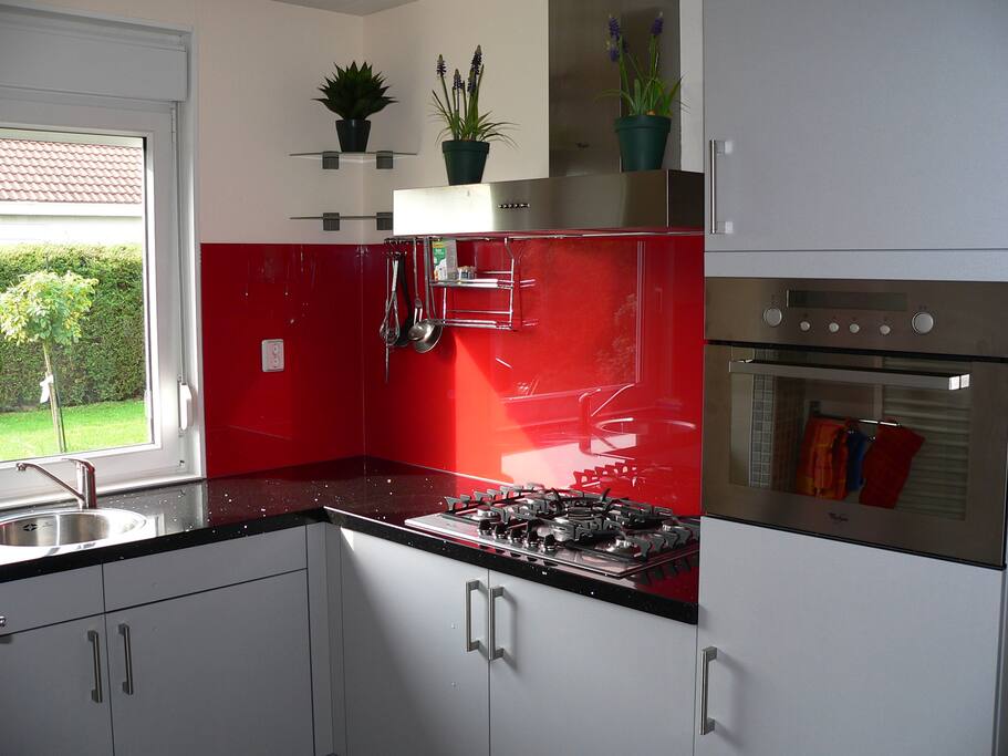 Een fijne keuken met combi oven