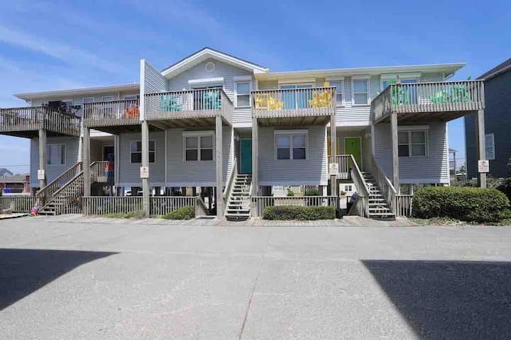 Ocean View Home. Only A Few Tiny Steps To The Sand - Surf City, NC