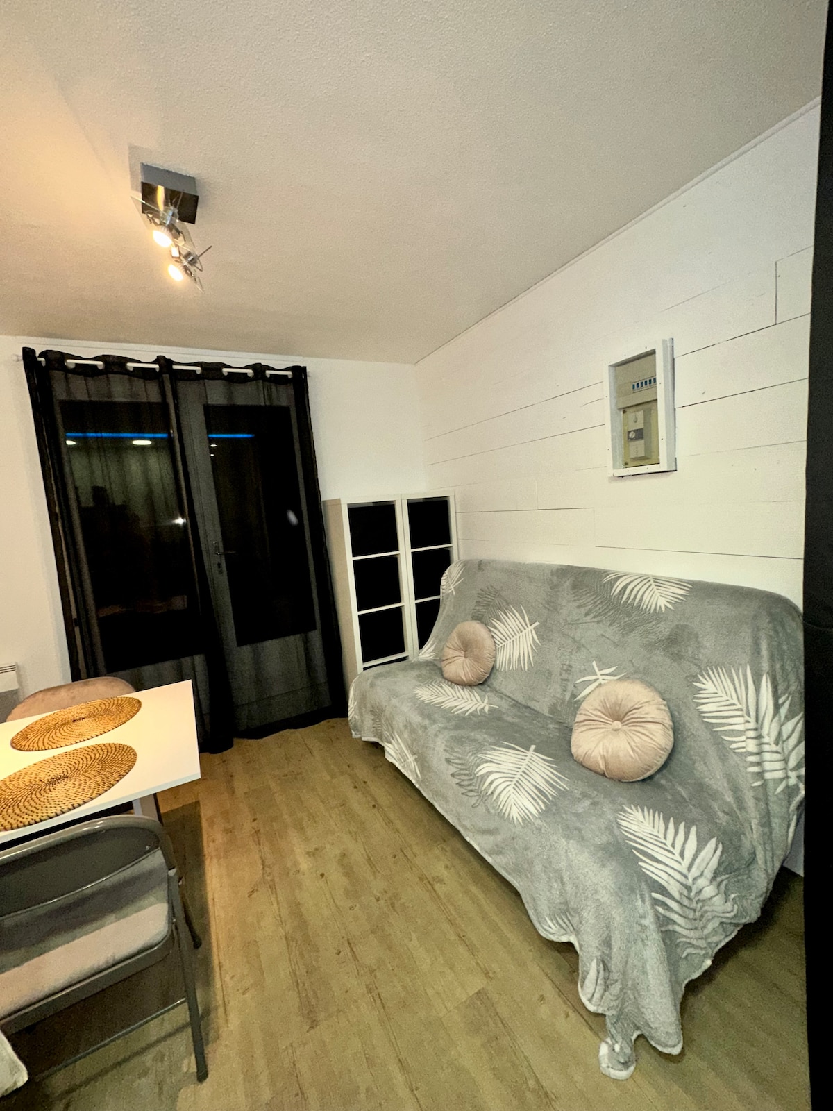 Successful Airbnb property: Fully renovated studio in Bourg Saint Maurice