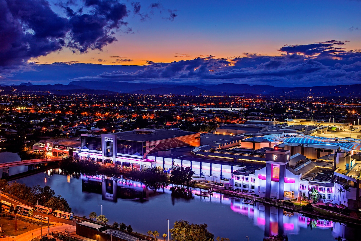 3 Bedroom Ocean Views Apartment in Broadbeach - photo 3