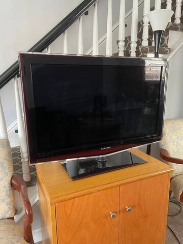 Spacious 3 Bedroom House (Fully Furnished) gallery image 4