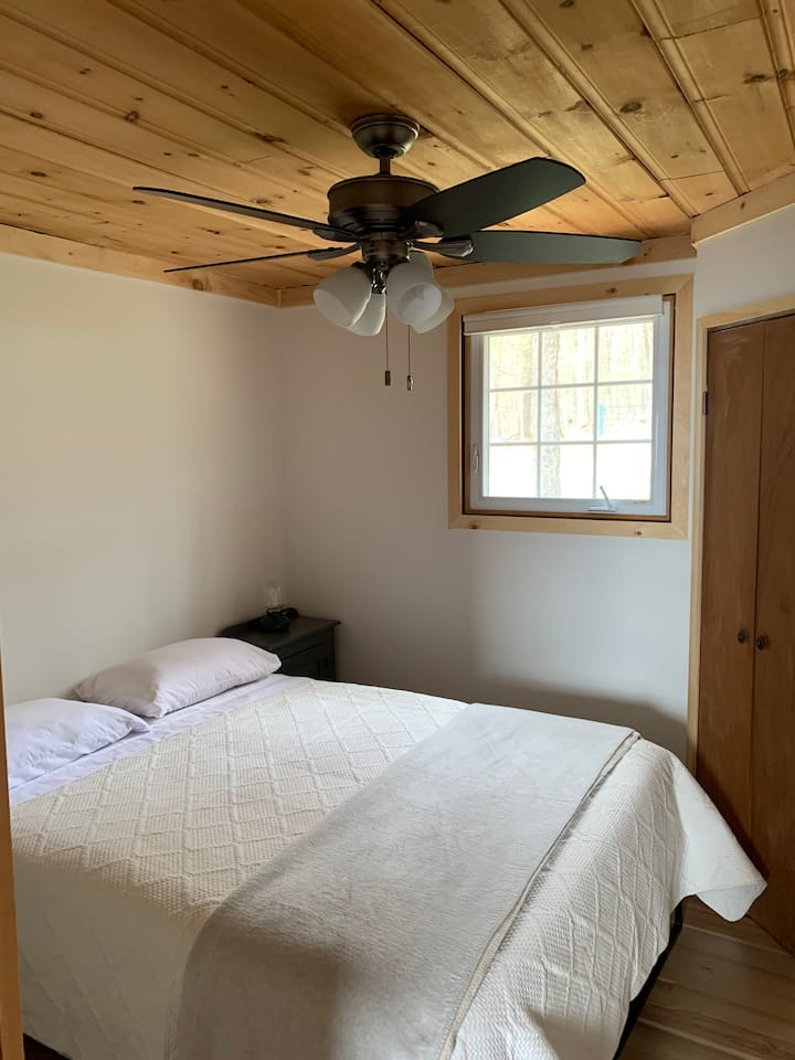 Zedernhütte - Queensize-Doppelbett