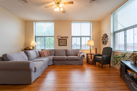 Osky Loft - Southwest Corner of the Square