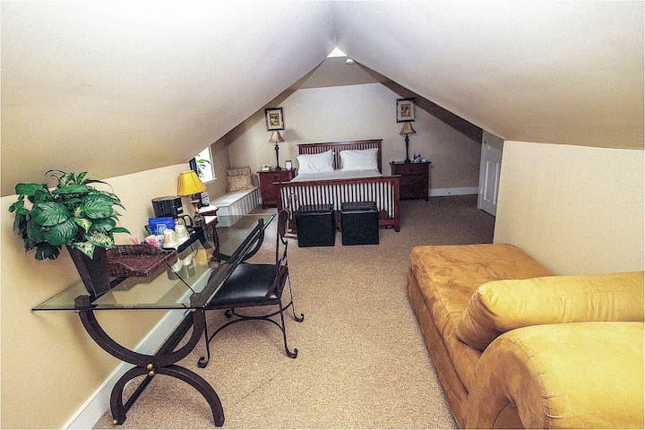 Michael David Room
