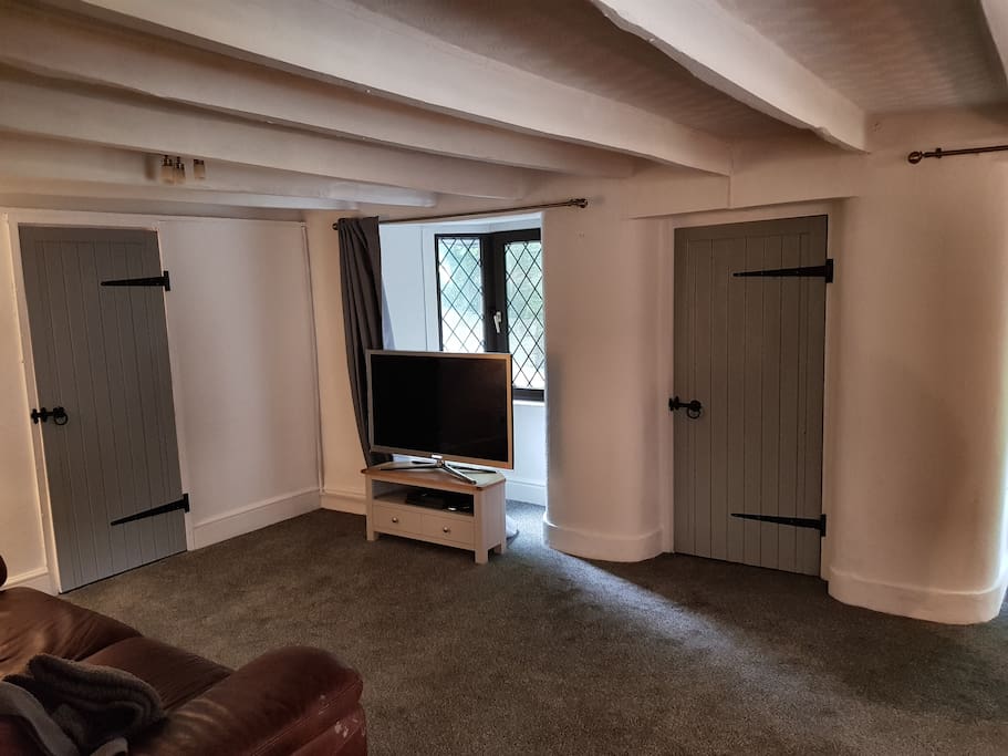 Spacious lounge