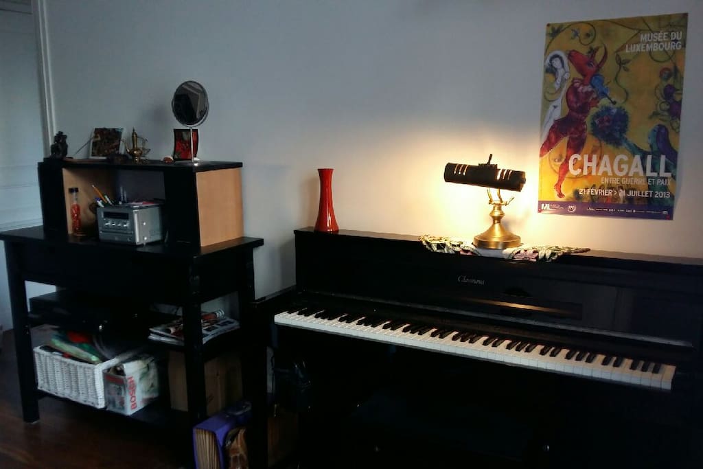 Le piano dans le salon