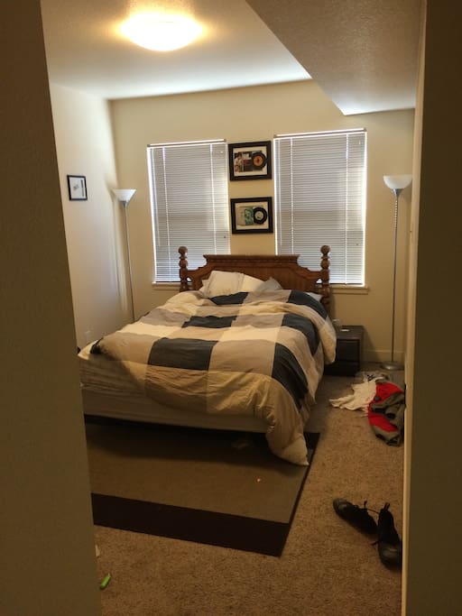 Room Fully furnished with desk to left of entryway.