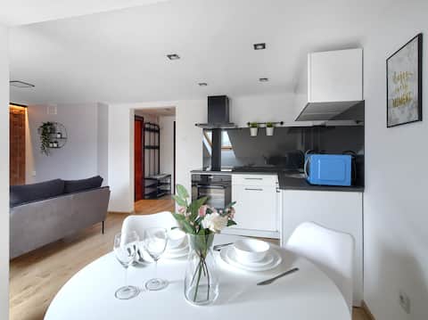 aprtament IX Wiekow Centrum PARKIng  2-Bedrooms