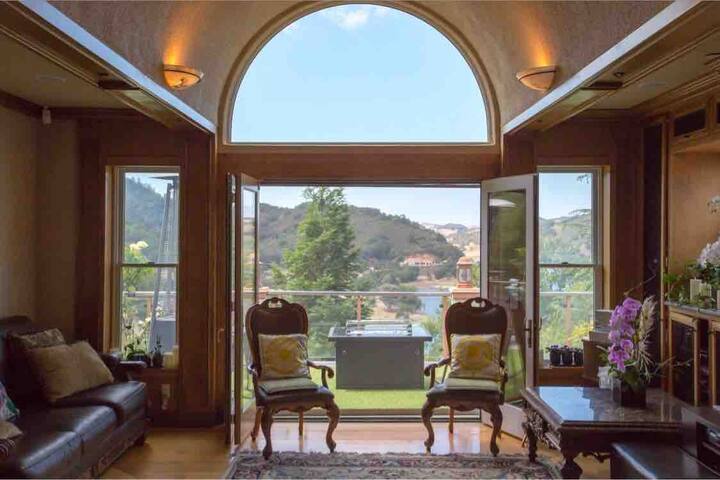 30-Acre Villa Eden of Paradise:Lake Views & Events gallery image 2