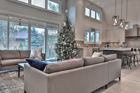 South Oakville Villa 4 BDRM Home Steps to the Lake