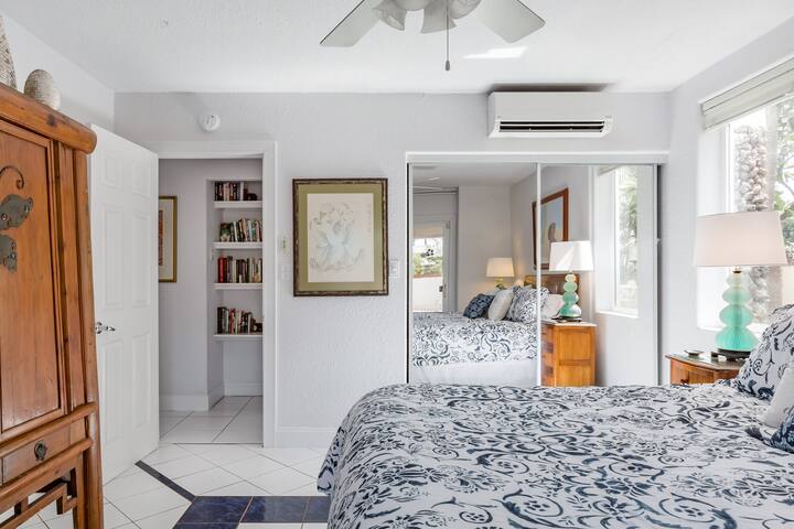 Stroll to Lahaina Town from Gated Home with Private Pool gallery image 5