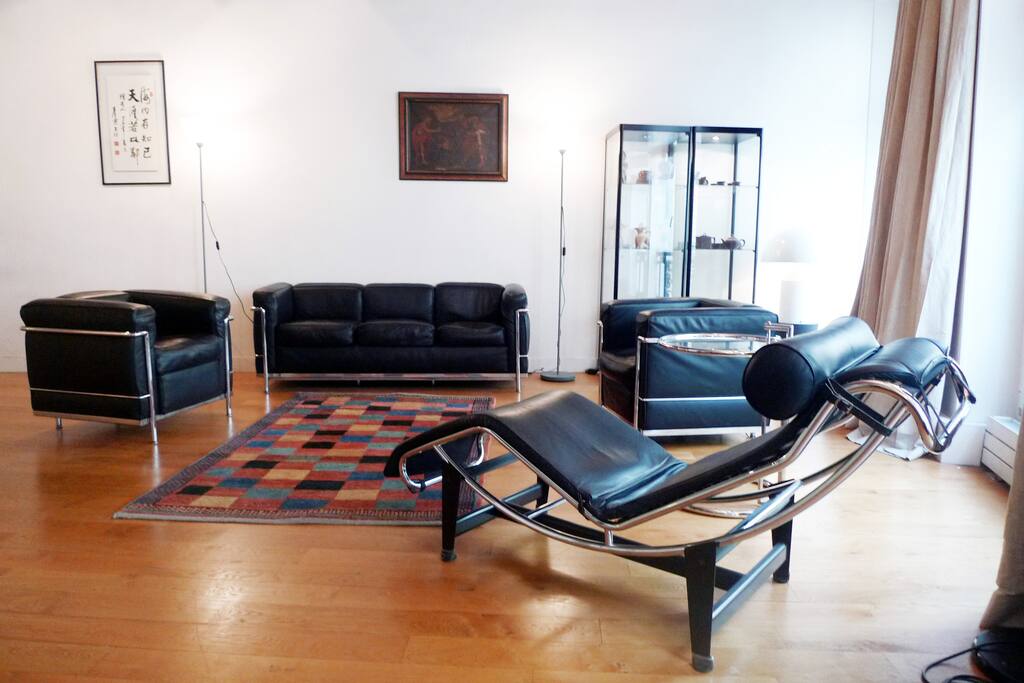 Saint Germain - Lounge area is furnished with “Le Corbusier” seats