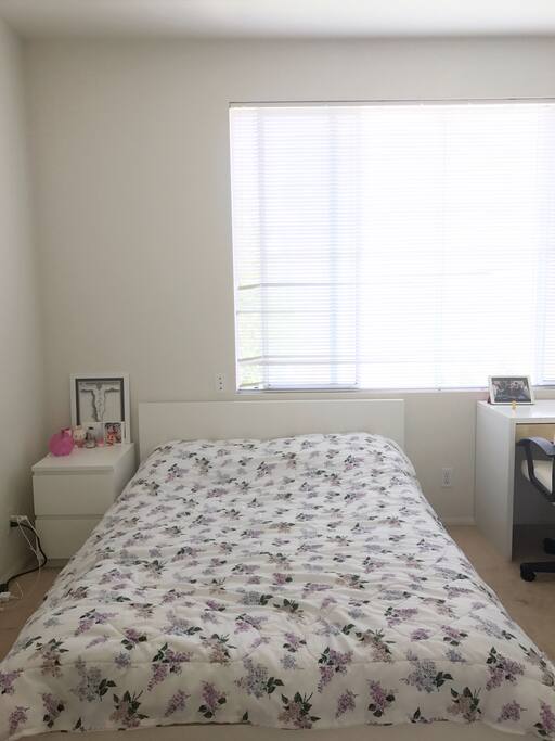 comfy queen sized bed