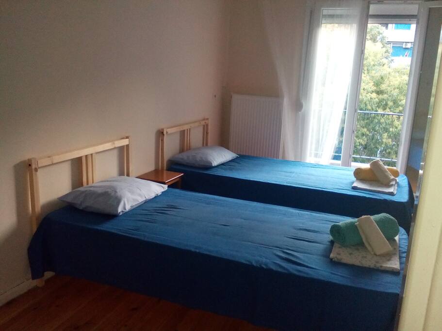 Modern twin room
