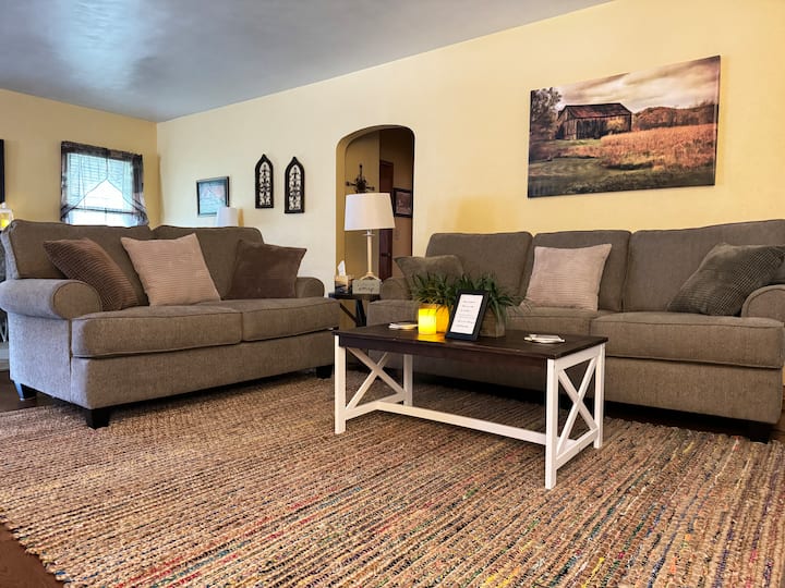 Lil’ Brick Farmhouse,
Llc~cozy~tranquil~
Country - Brookville, PA