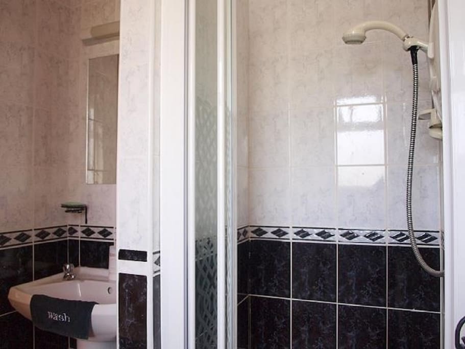 En-Suite Bathroom.