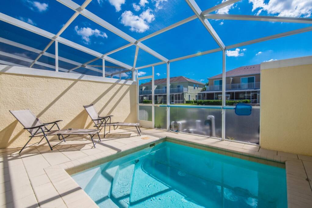 17506PlacidityAve-43