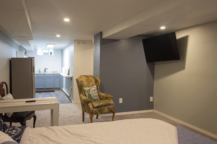 Private Master Suite W/kitchen And Bathroom #6 - Toledo, OH
