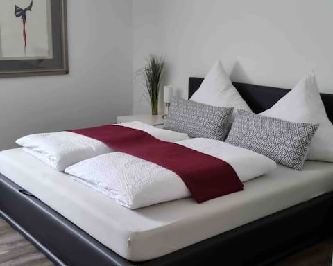 Cozy oasis: Spacious home