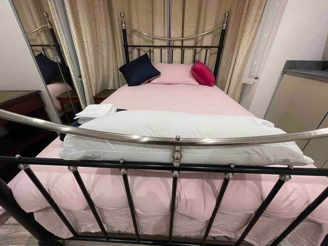 Lux Villa 3 En-suite Bedrooms Wembley Stadium 5KM gallery image 4