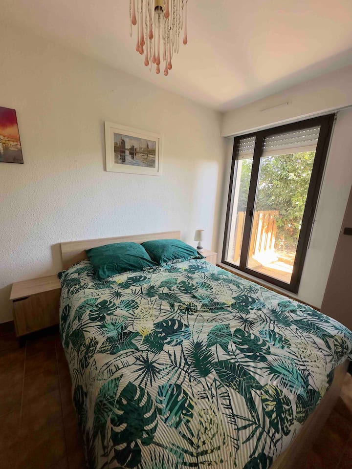 Საძინებელი ტერასისა და ბაღის საკუთარი წვდომით 