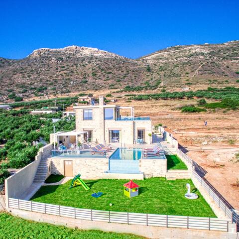 Private pool*Jacuzzi*Walk to all & Falasarna beach gallery image 4