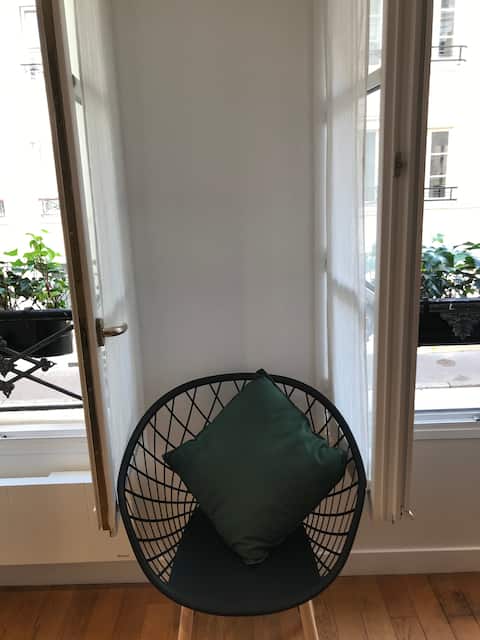 Successful Airbnb property: Eiffel Tower / Rue Cler. apart 4 guests / terrace in Paris 7e Arrondissement