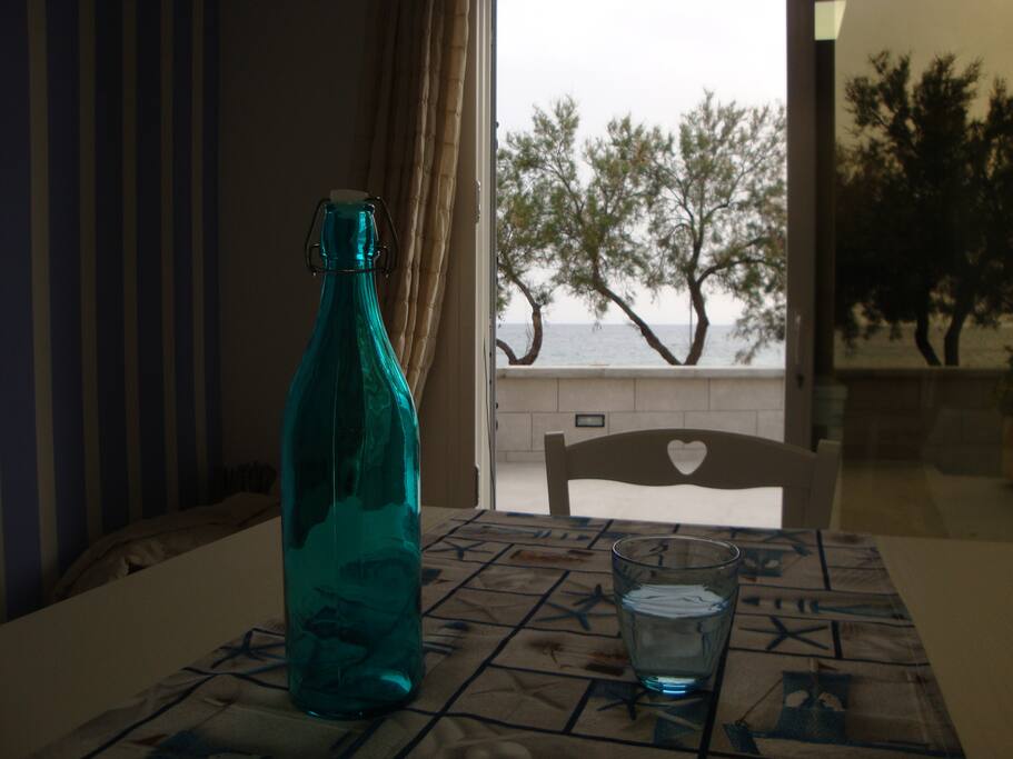 SOGGIORNO CON VISTA MARE