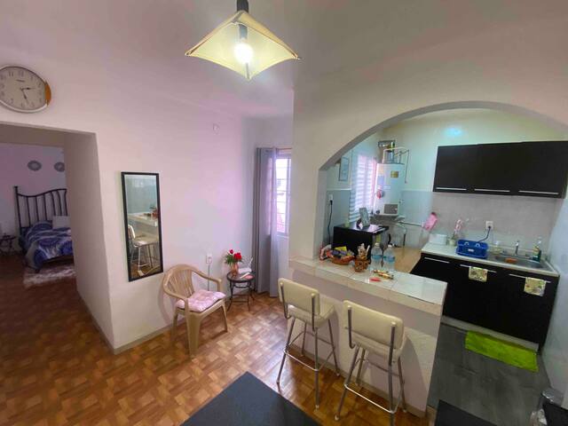 Local Vibes: Your Homely Spot in Iconic Condesa 2B gallery image 4