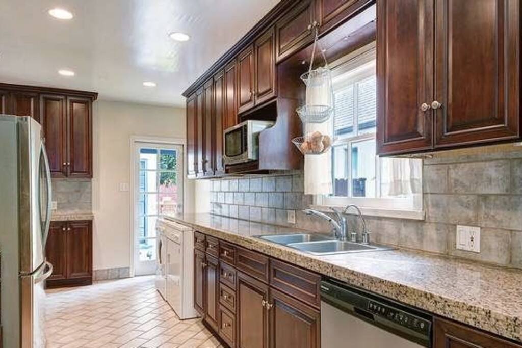 Kitchen (shared).