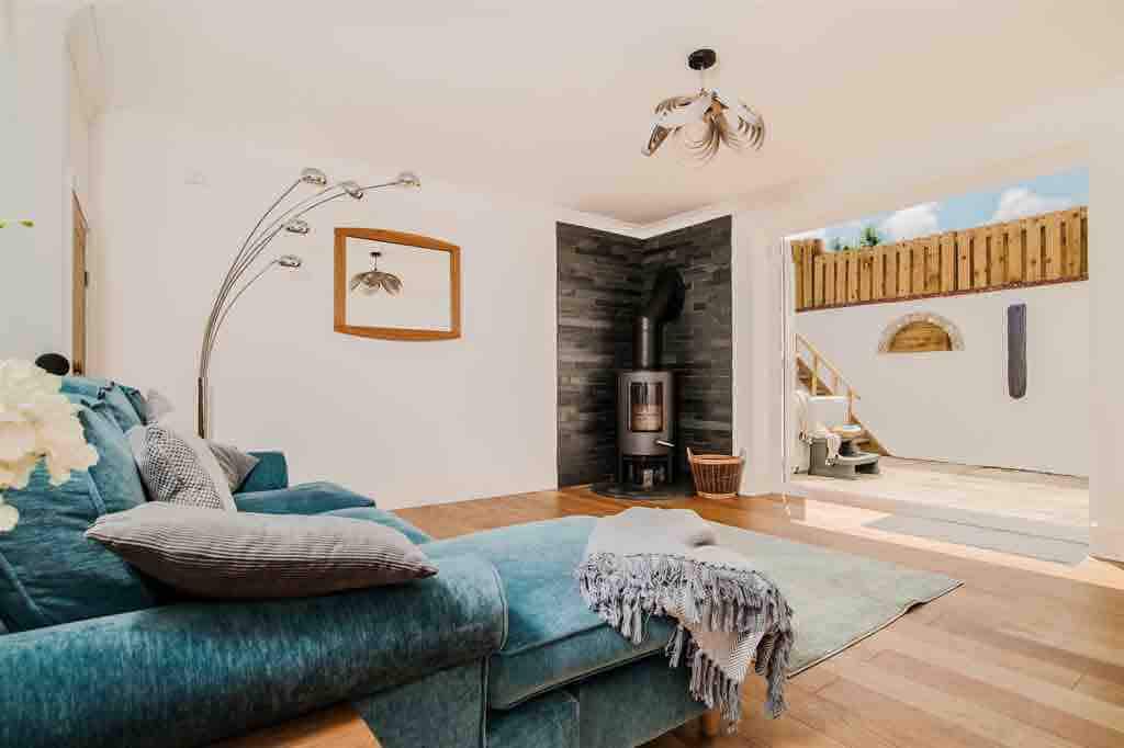 Top Airbnb: Dog friendly Cottage with EV charger & Hot Tub in Perranzabuloe
