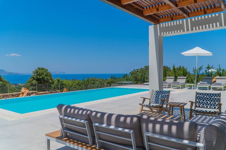 Carpe Diem Villa – Luxurious, 1.5km from the Beach gallery image 2