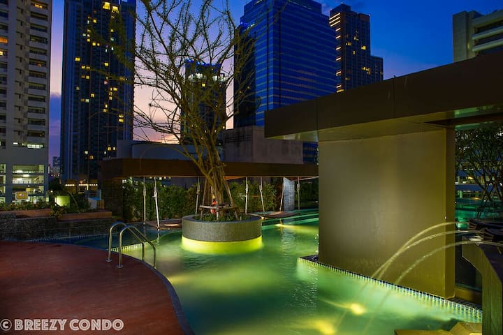 Breezy Condo In The City Close Khlong Pier: I