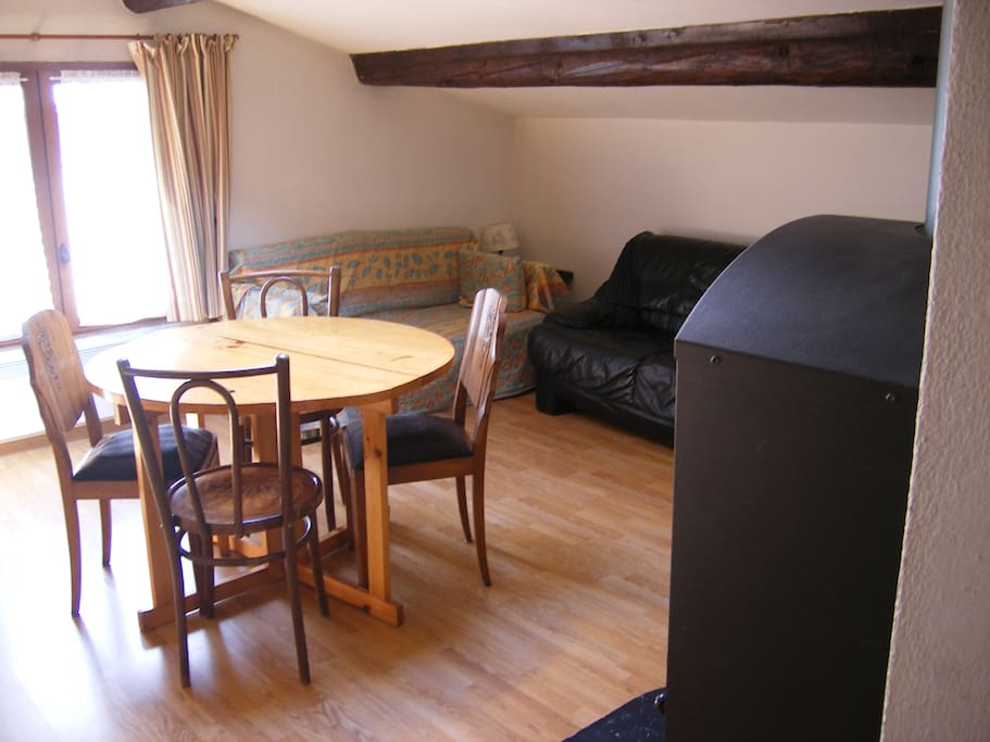Salon, table, fenêtre
