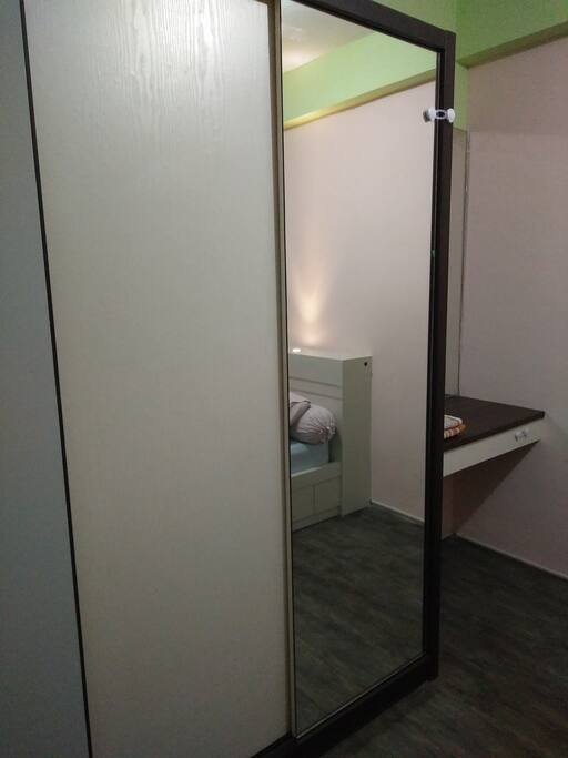 lemari kamar utama / wardrobe