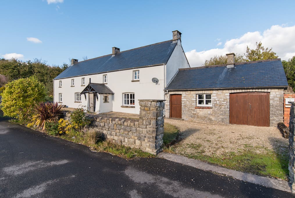 Luxury Farm House in the centre of Cardiff. Houses for Rent in Vale