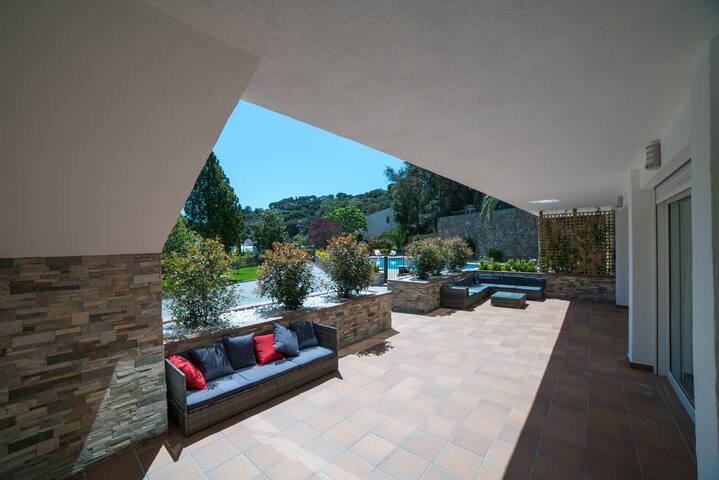 CANYELLES BEACH COSTA BRAVA 14PAX gallery image 5