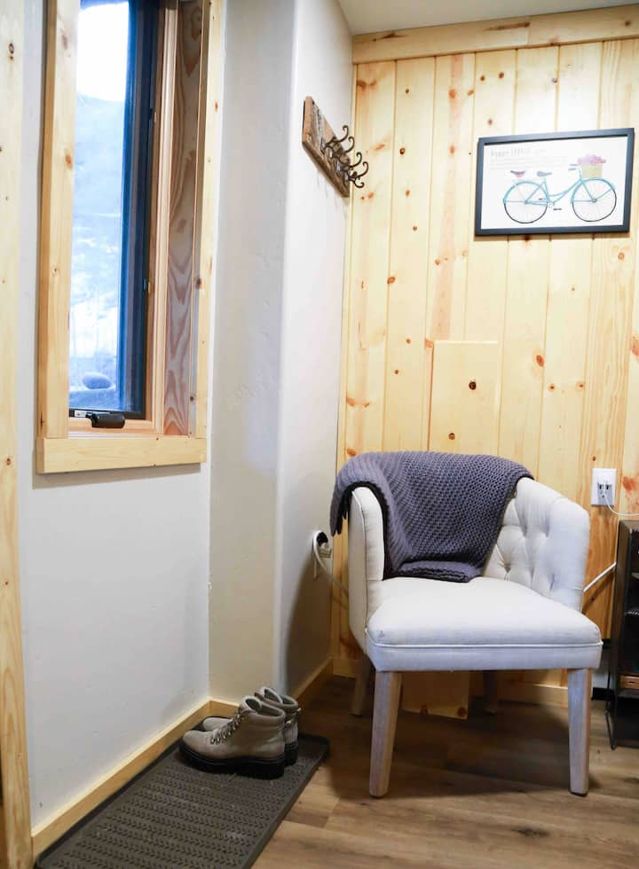 Glenwood Springs Relaxing Studio On Mitchell Creek - Glenwood Springs, CO