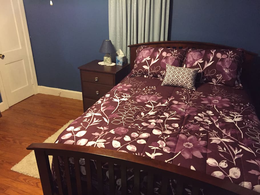 Master Bedroom - Room for Rent