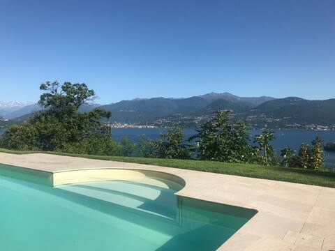 Villa with Pool + Fabulous Lake View