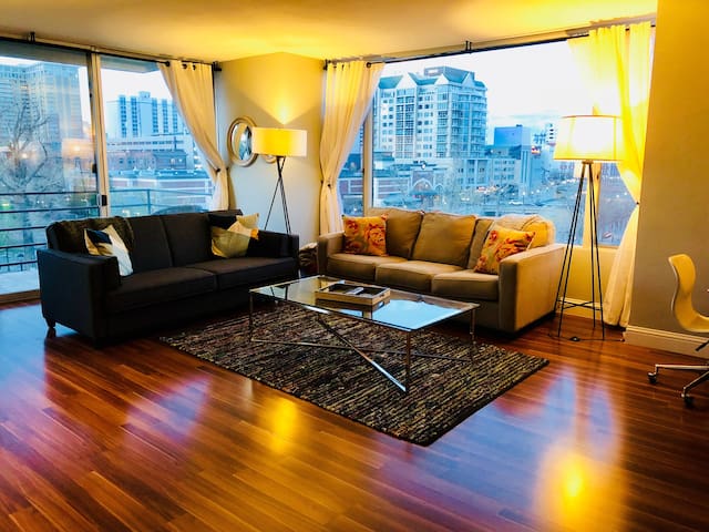 ❤️Stunning Views❤️On Riverwalk❤️Wow Factor 1BR2BA