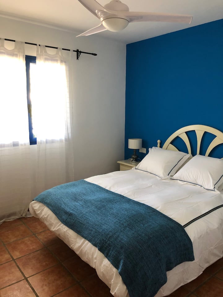 主房，床1.5米。