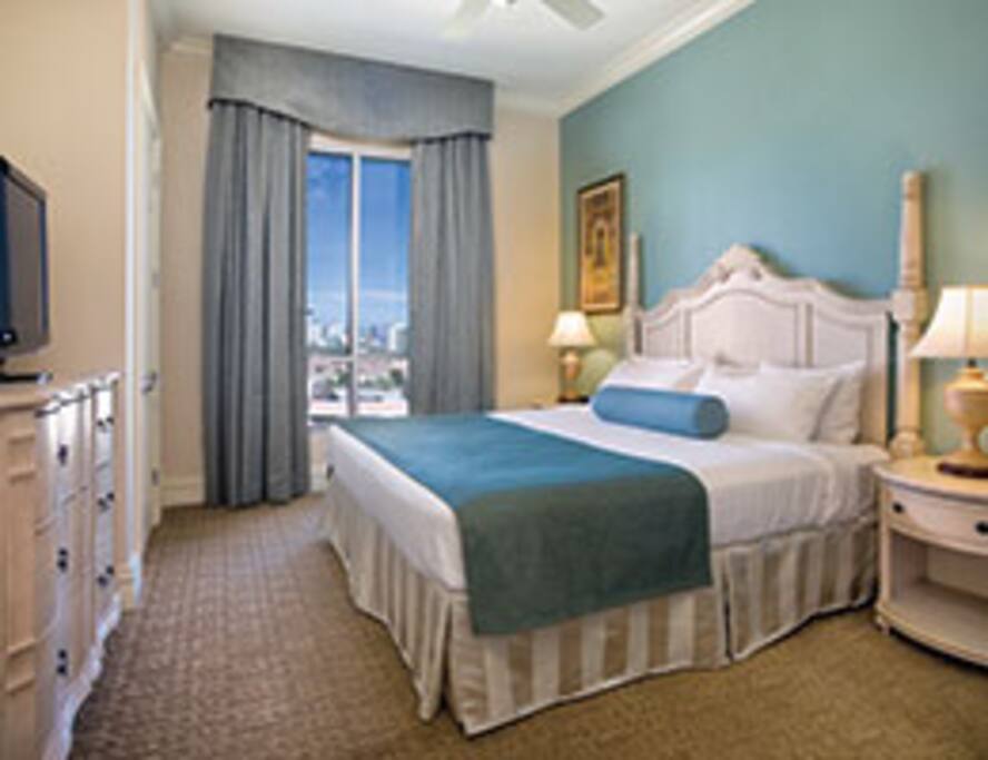 LUXURY MASTER BEDROOM WITH KING BED