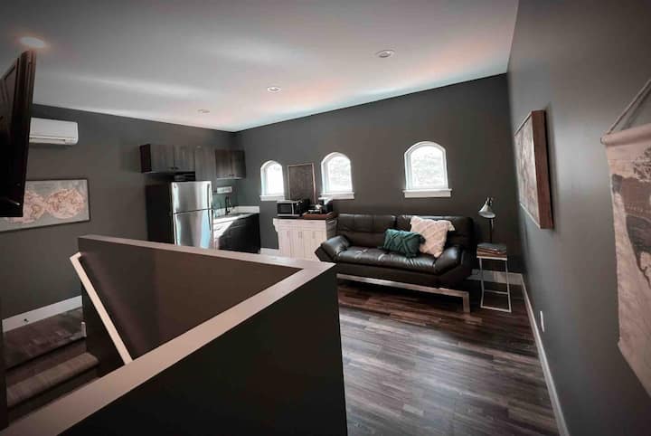 The Loft, King Master Suite Above Garage. - Richland, WA