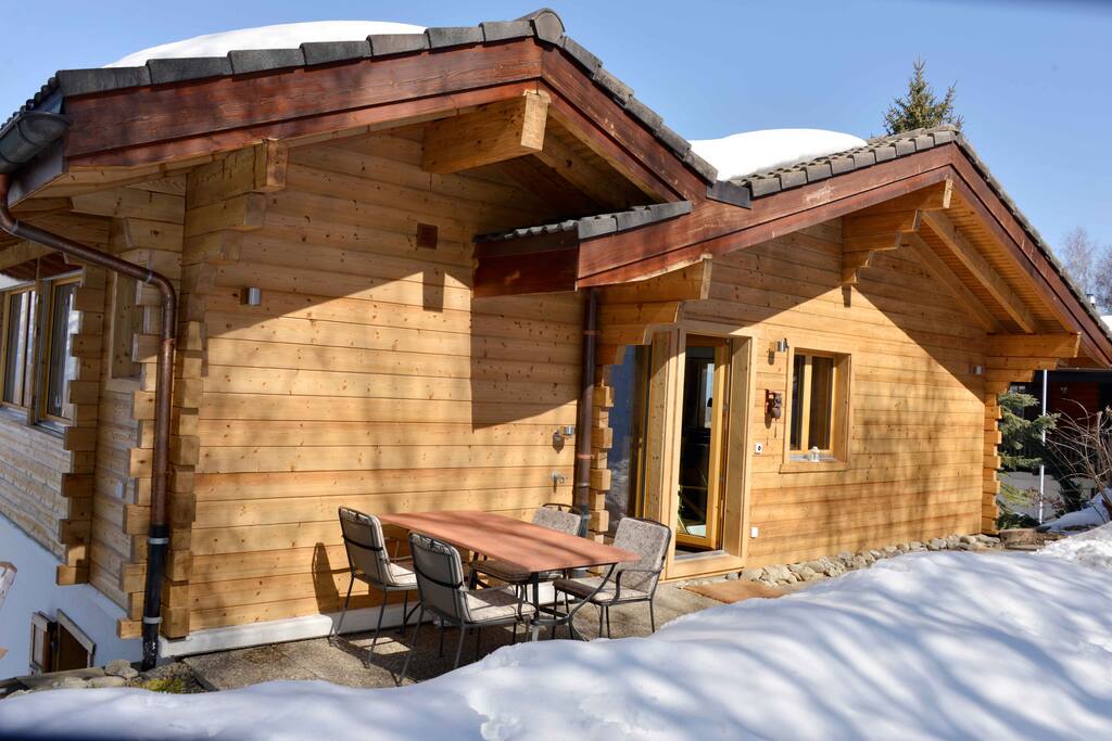 Chalet Amigne façade sud en hiver