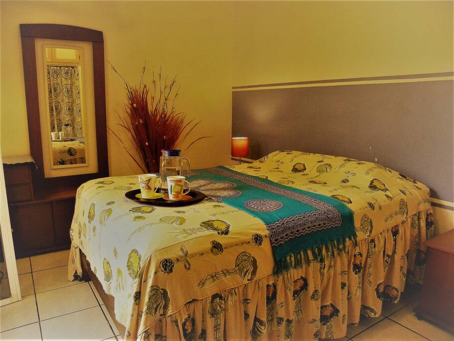 MAIN BEDROOM/RECAMARA PRINCIPAL