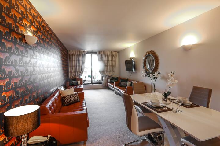 Elegant Two bedroom in the heart of Kensington gallery image 2